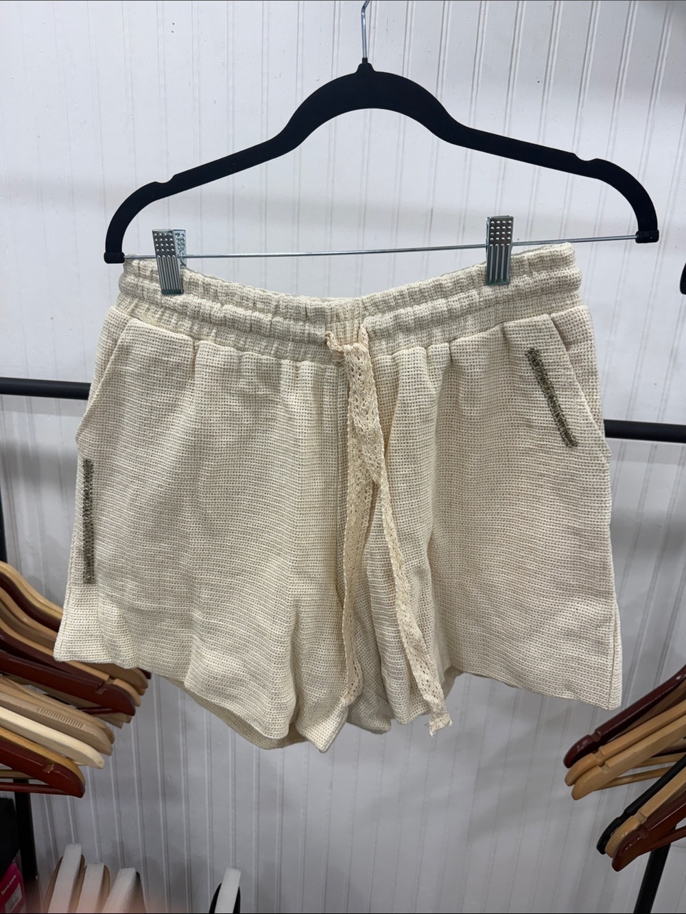 NWOT POL Cream Knit Lined Drawstring Women’s Shorts Sz Medium